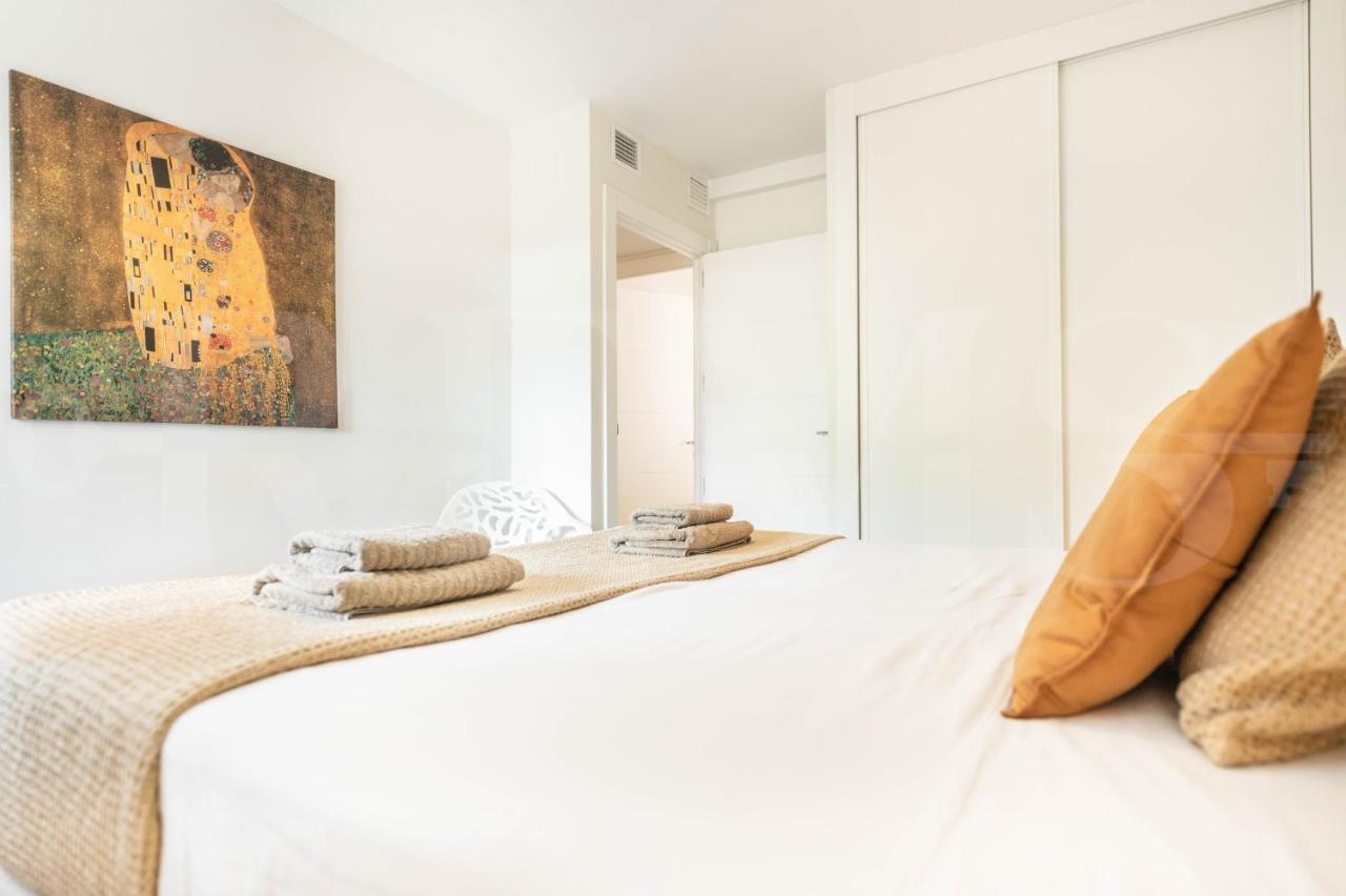 Spacious Apartment Next To Plaza De La Merced By Rems Malaga Zewnętrze zdjęcie